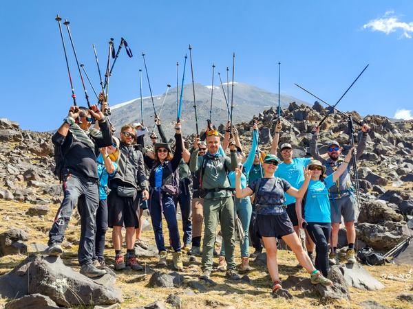 Eveniment Ararat și Damavand